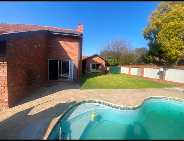 3 BEDROOM HOUSE FOR SALE IN AERORAND